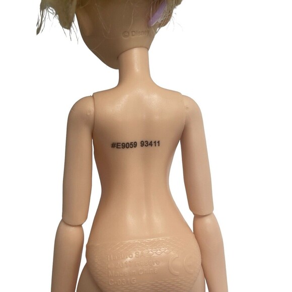 Disney Princess Rapunzel doll with Real Eyelashes - Picture 9 of 12